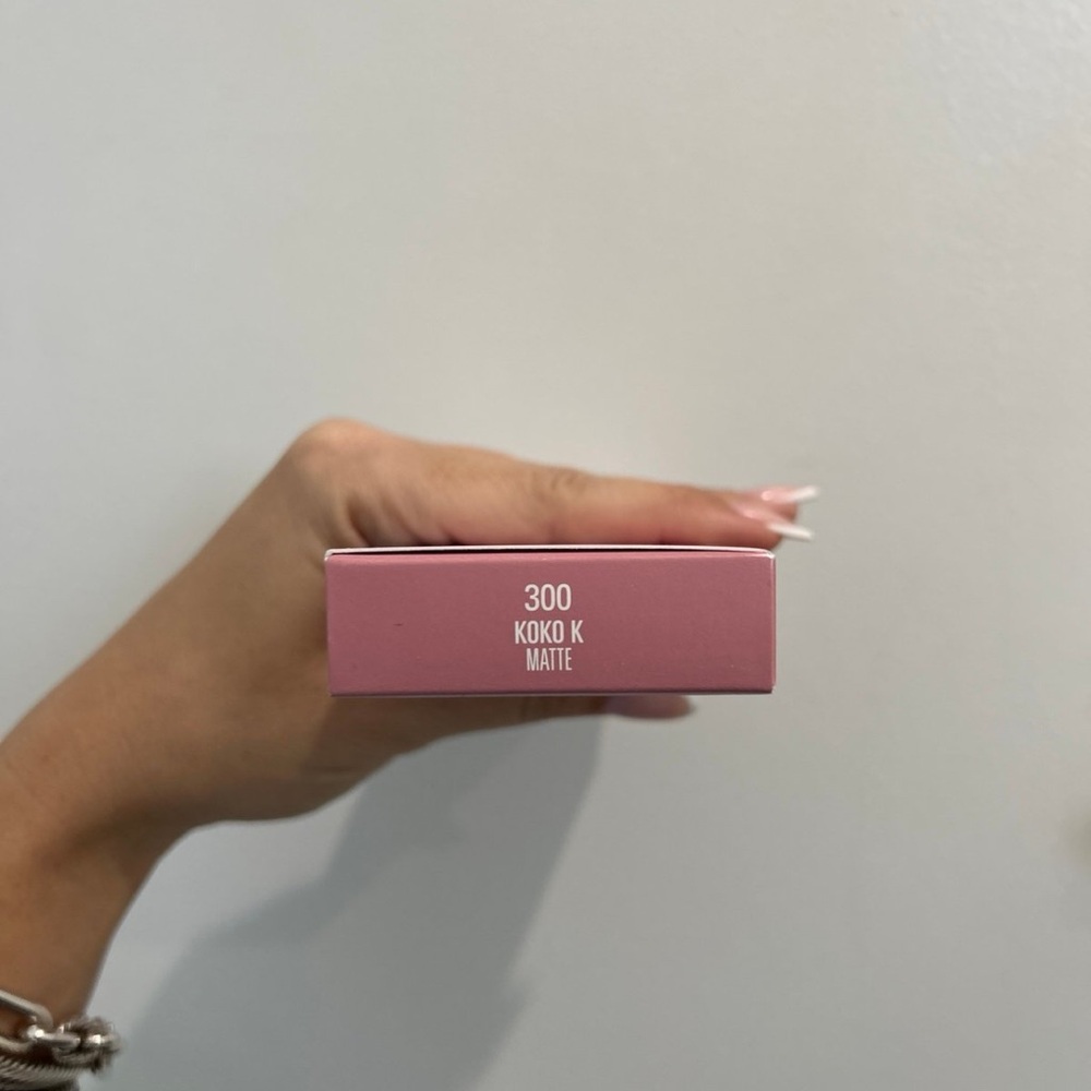 Kylie Cosmetics Lip Kit - Bold Pink - Picture 2 of 2